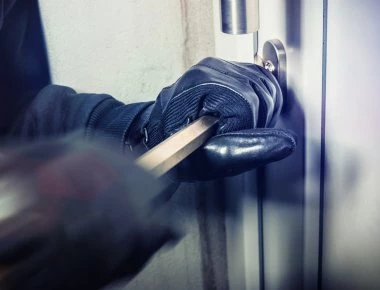 Χαλκιδική: «Δίδυμο» διαρρηκτών παραβίαζε επιχειρήσεις και αποθήκες